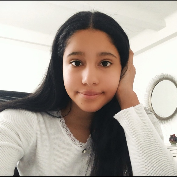 Meet your Posher, Gabrielle - Picture 1 of 1